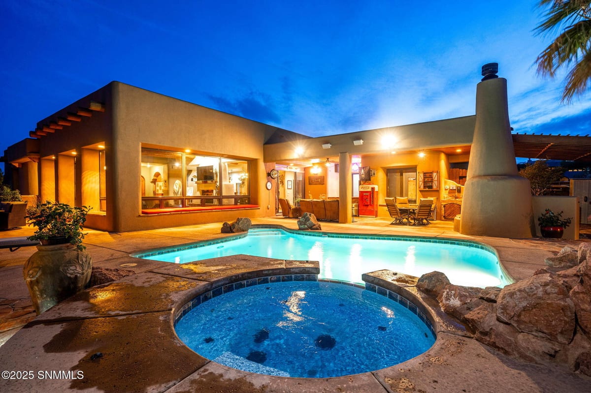 8095 Renoir Loop