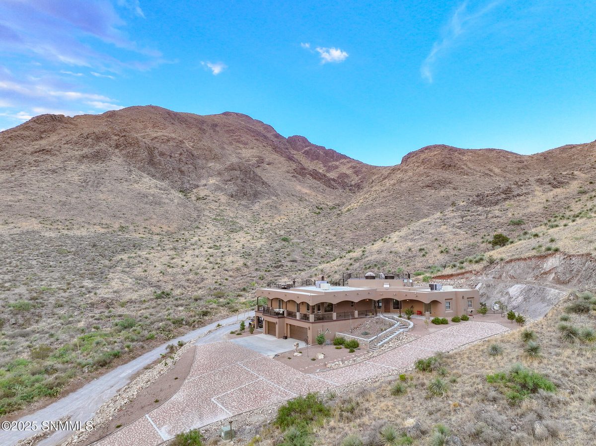 12705 Chuck Wagon Road