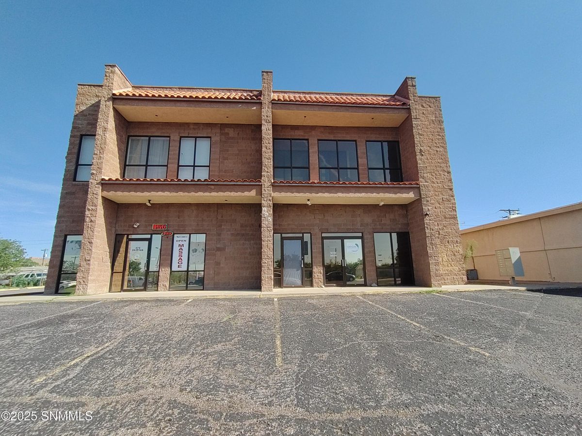525 E Lohman Avenue