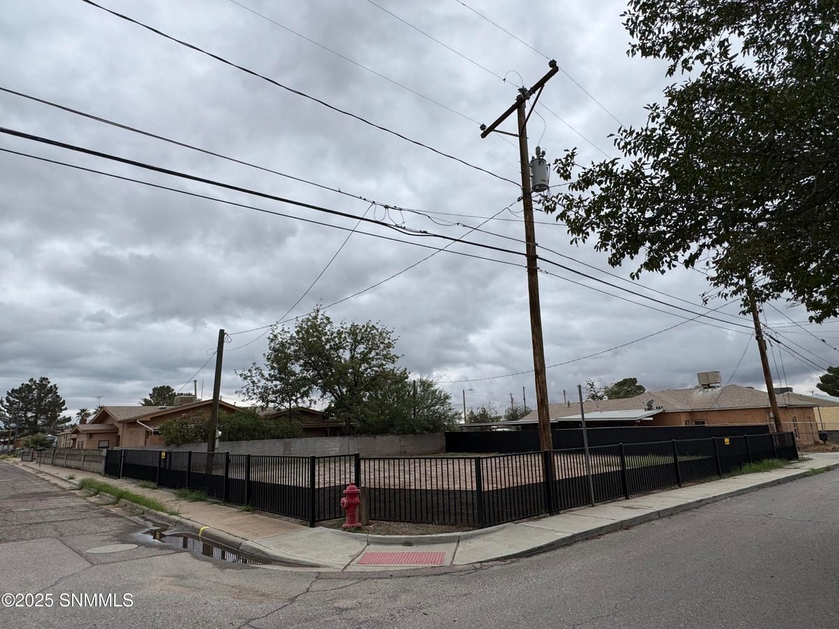640 E Picacho Avenue