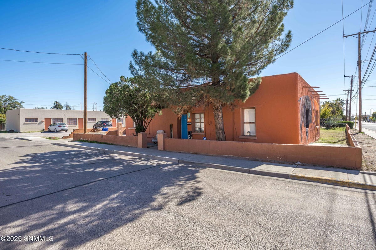 506 E May Avenue