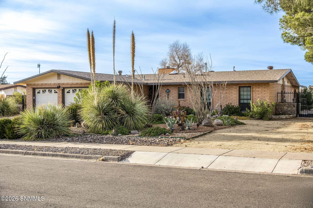 2303 Uranus Avenue