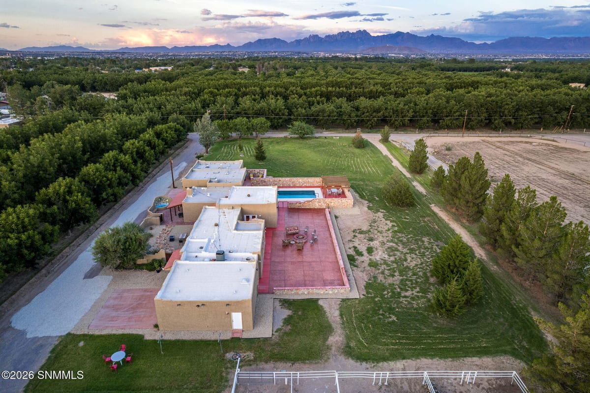 3070 Estrada Road