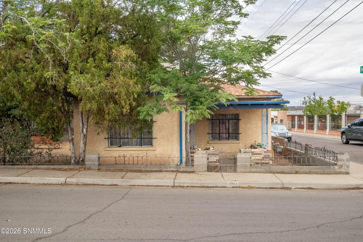 1061 N Tornillo Street