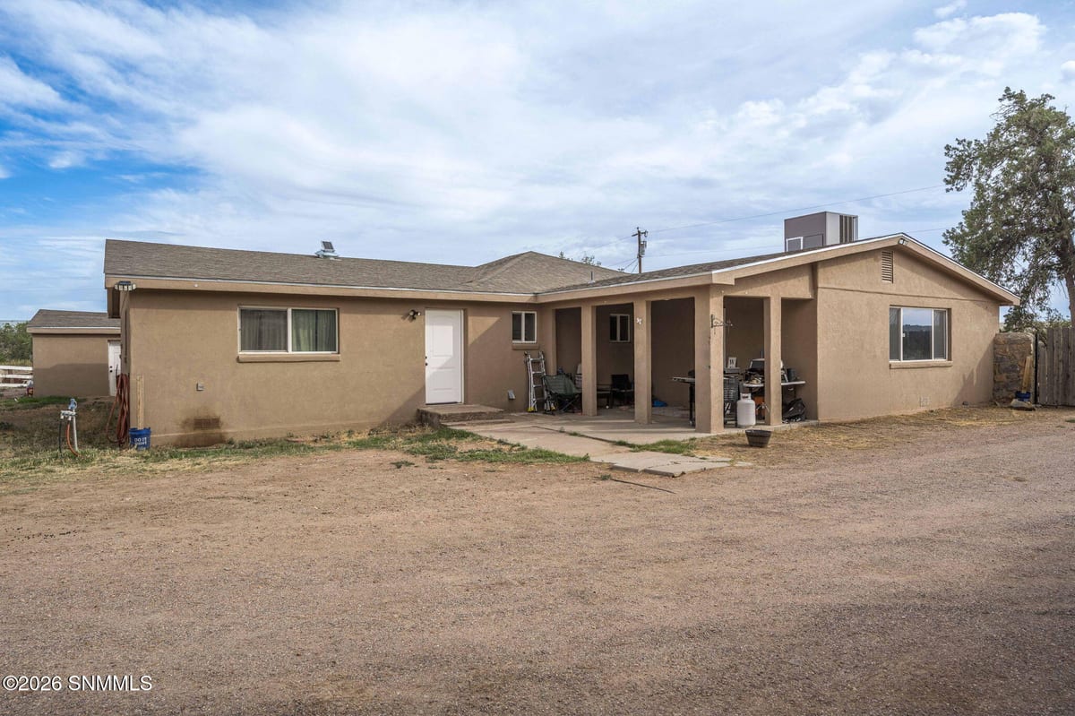 114 N Aries Avenue