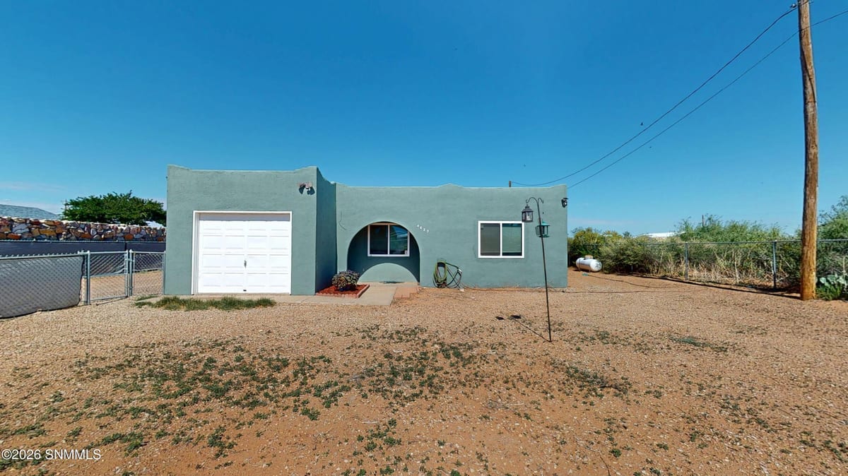 4623 Chamizal Road