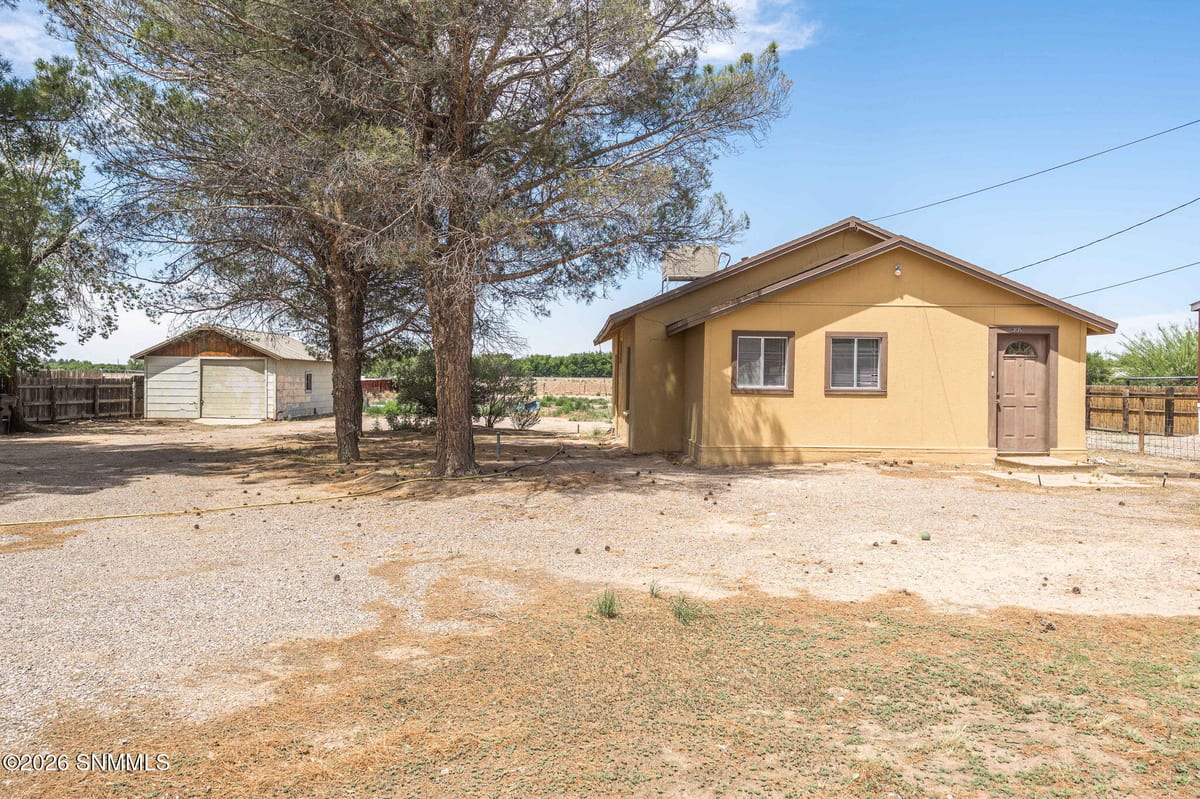 3135 Dona Ana Road