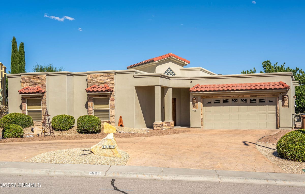 4157 Calle Belleza