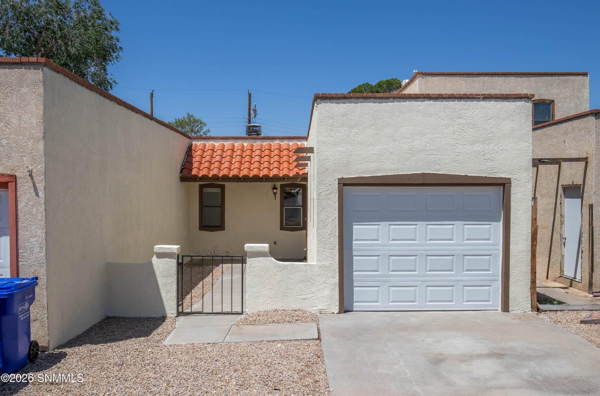1352 S Esperanza Street