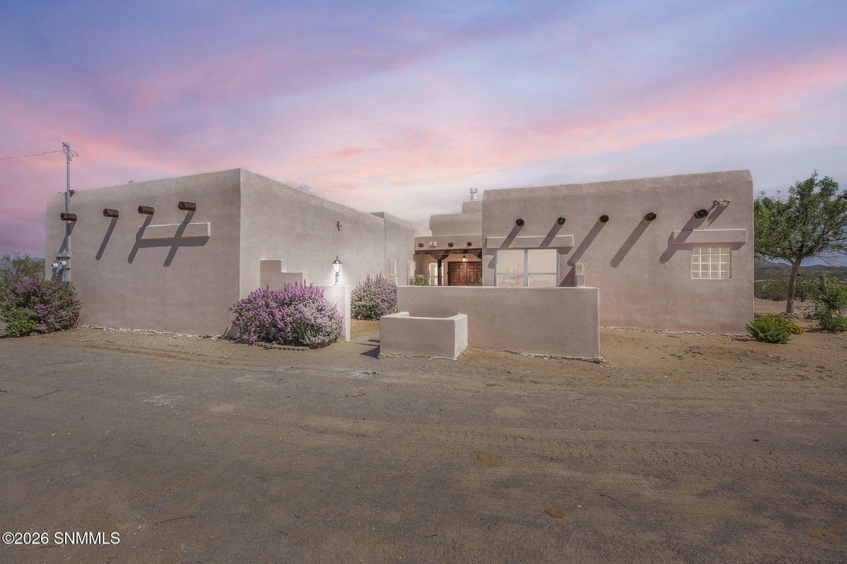 1900 Desert Ridge Rise Road