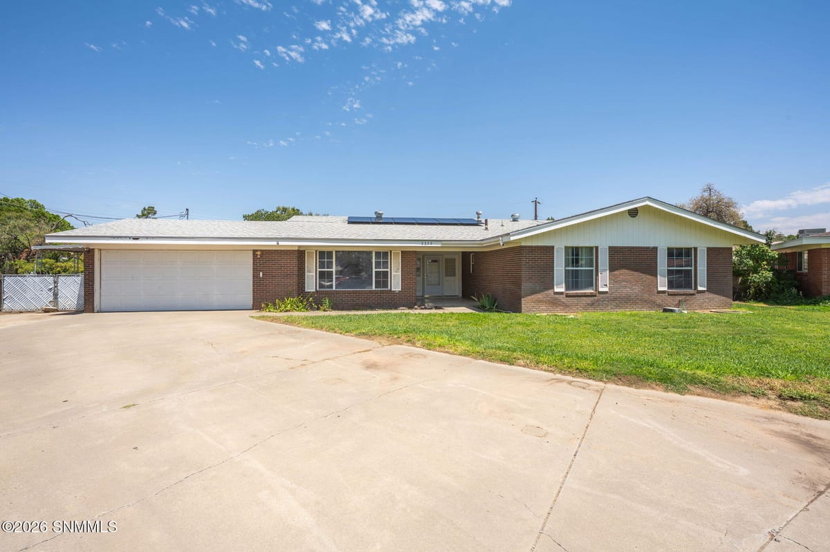 2220 Carlyle Place