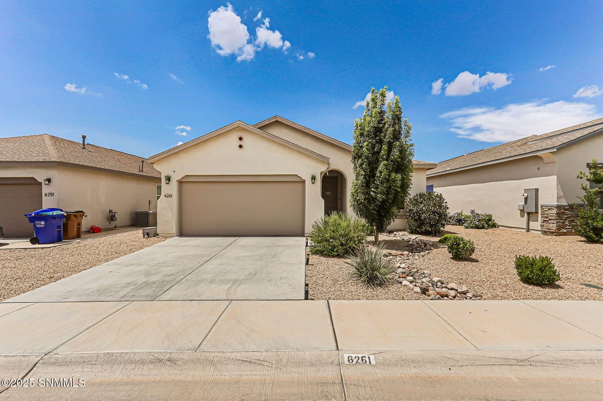 6261 Whitetail Road