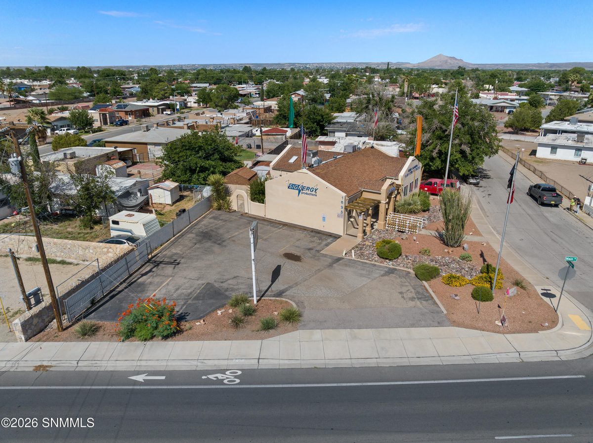 1695 N Main Street