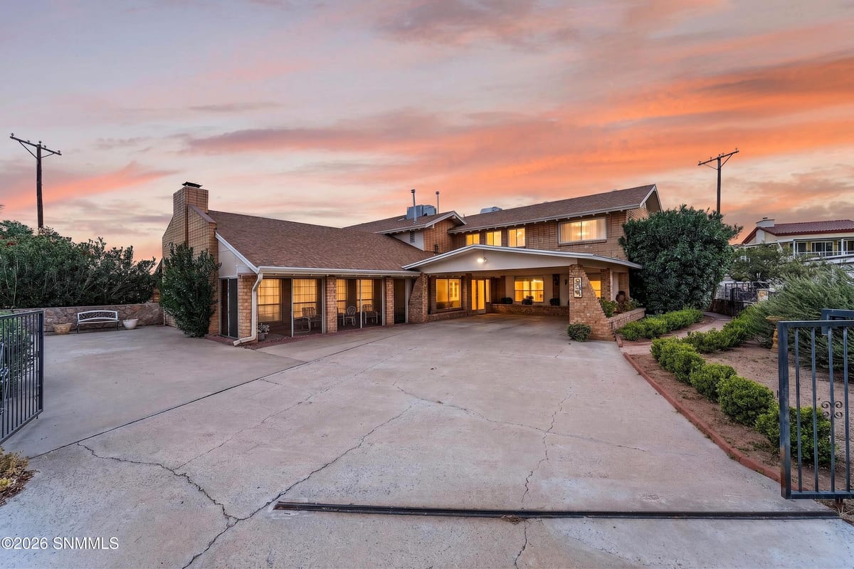 208 Magic Shadow Drive