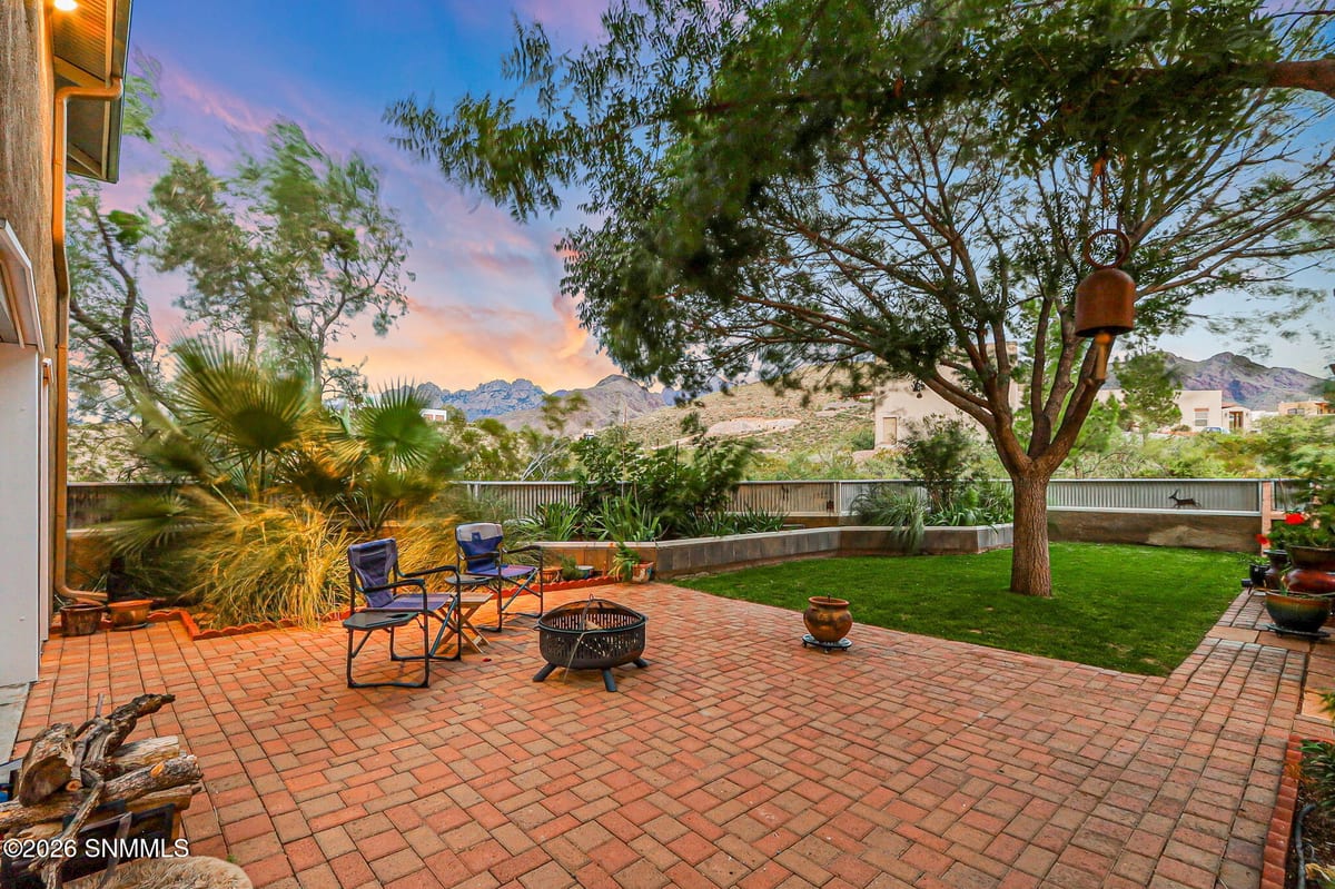 5093 Black Quartz Road