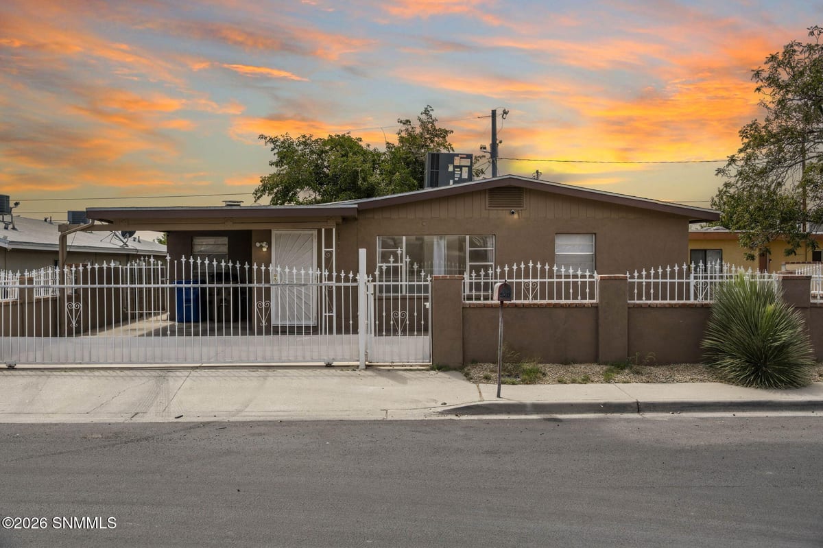 520 Lujan Street