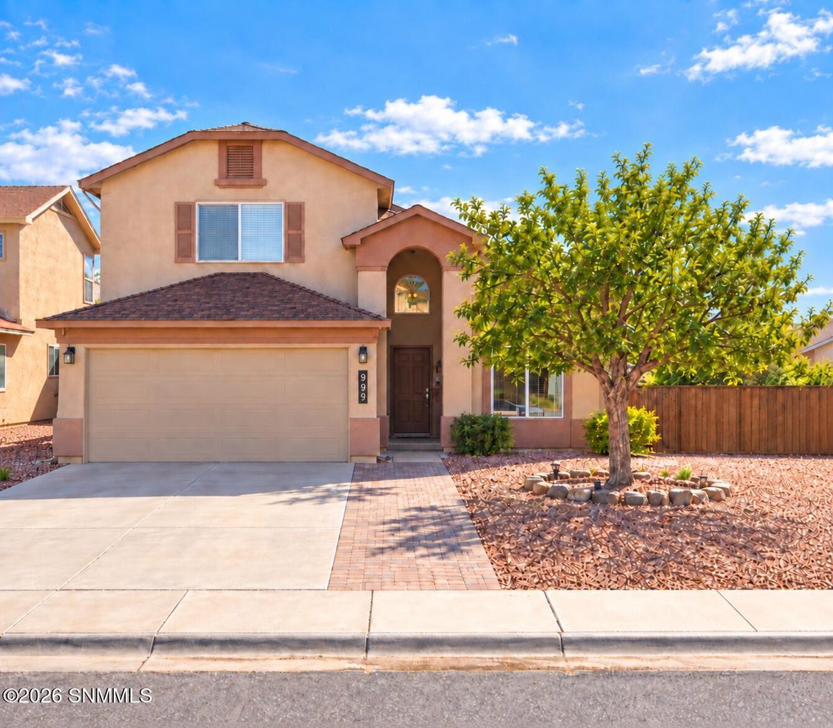 999 Gilmer Way