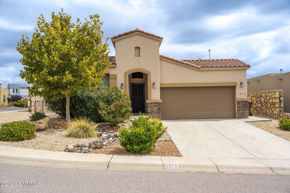1974 W Villa Napoli Loop