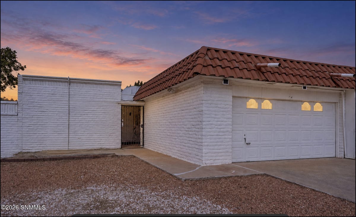 2925 Valle Vista
