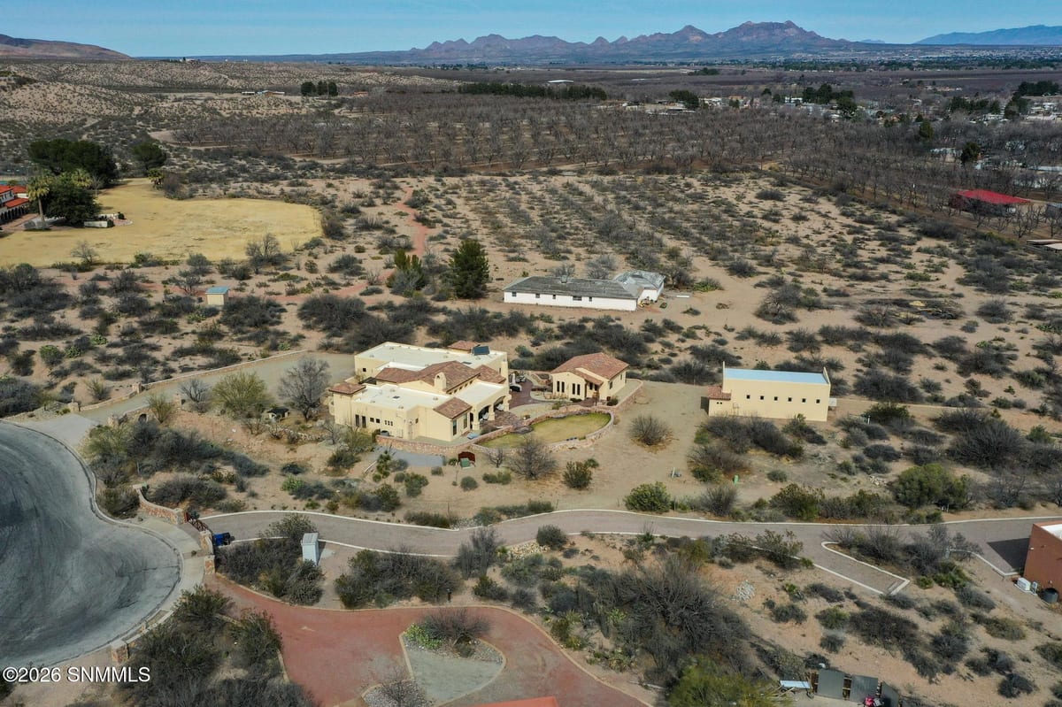 6480 Vista De Oro