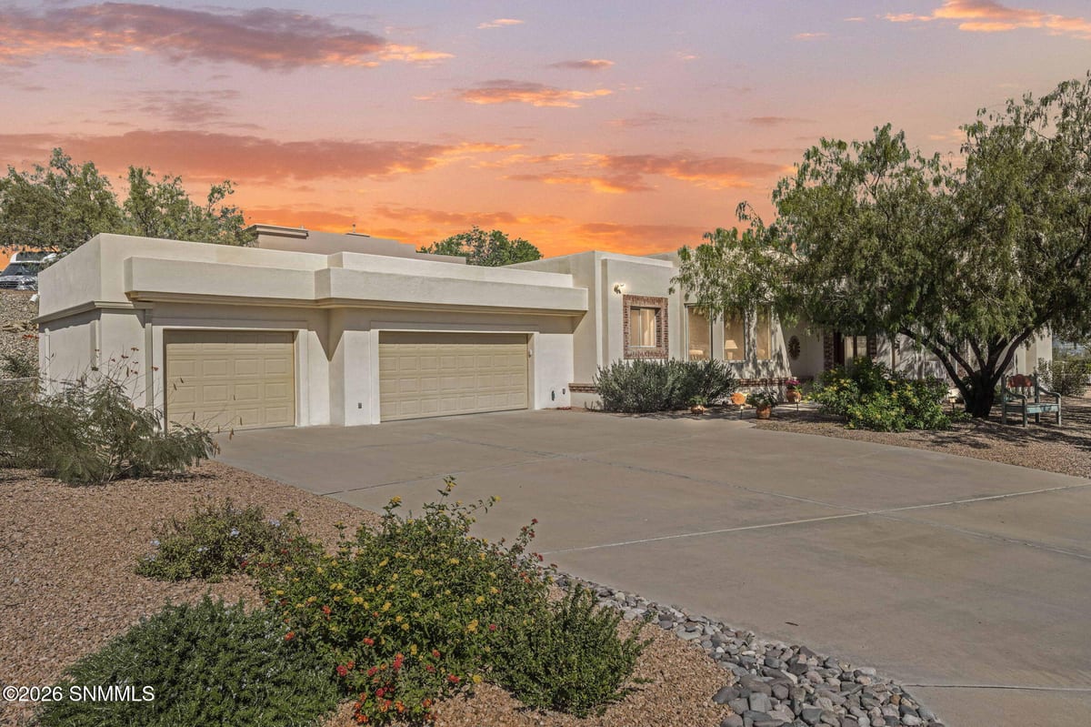 6700 Pueblo Vista