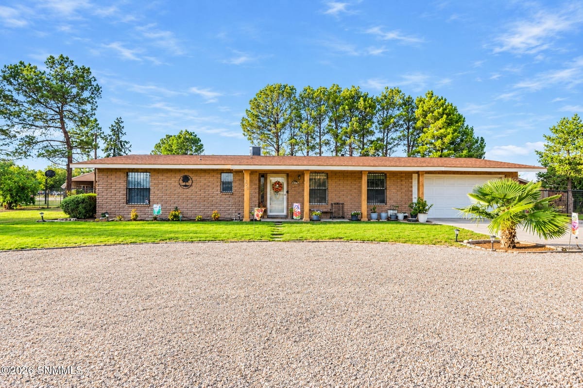 220 W Taylor Road